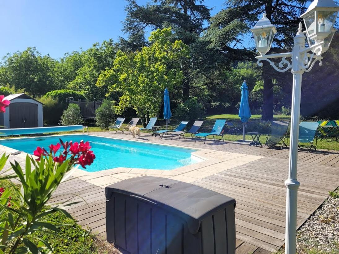 Chambres D'Hotes Le Cedre Bleu Saint-Lattier Exterior foto