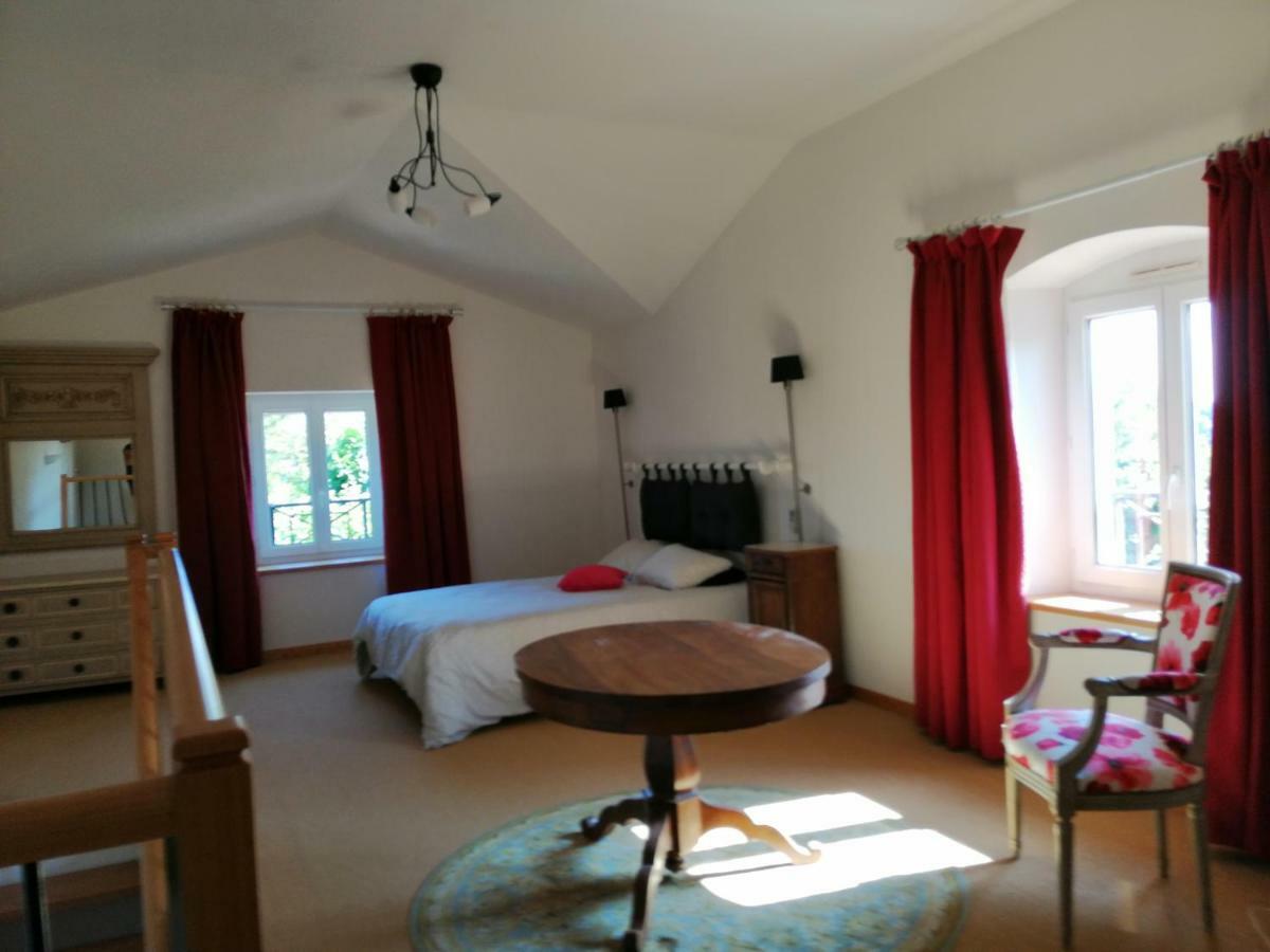 Chambres D'Hotes Le Cedre Bleu Saint-Lattier Exterior foto