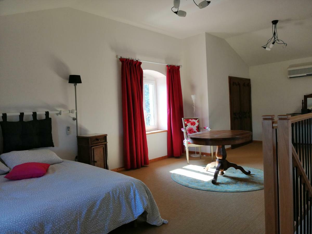 Chambres D'Hotes Le Cedre Bleu Saint-Lattier Exterior foto